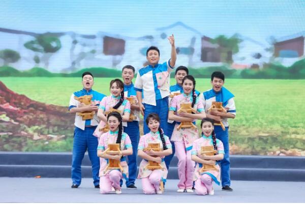 “大地欢歌”全国乡村文化建设年在重庆启动1